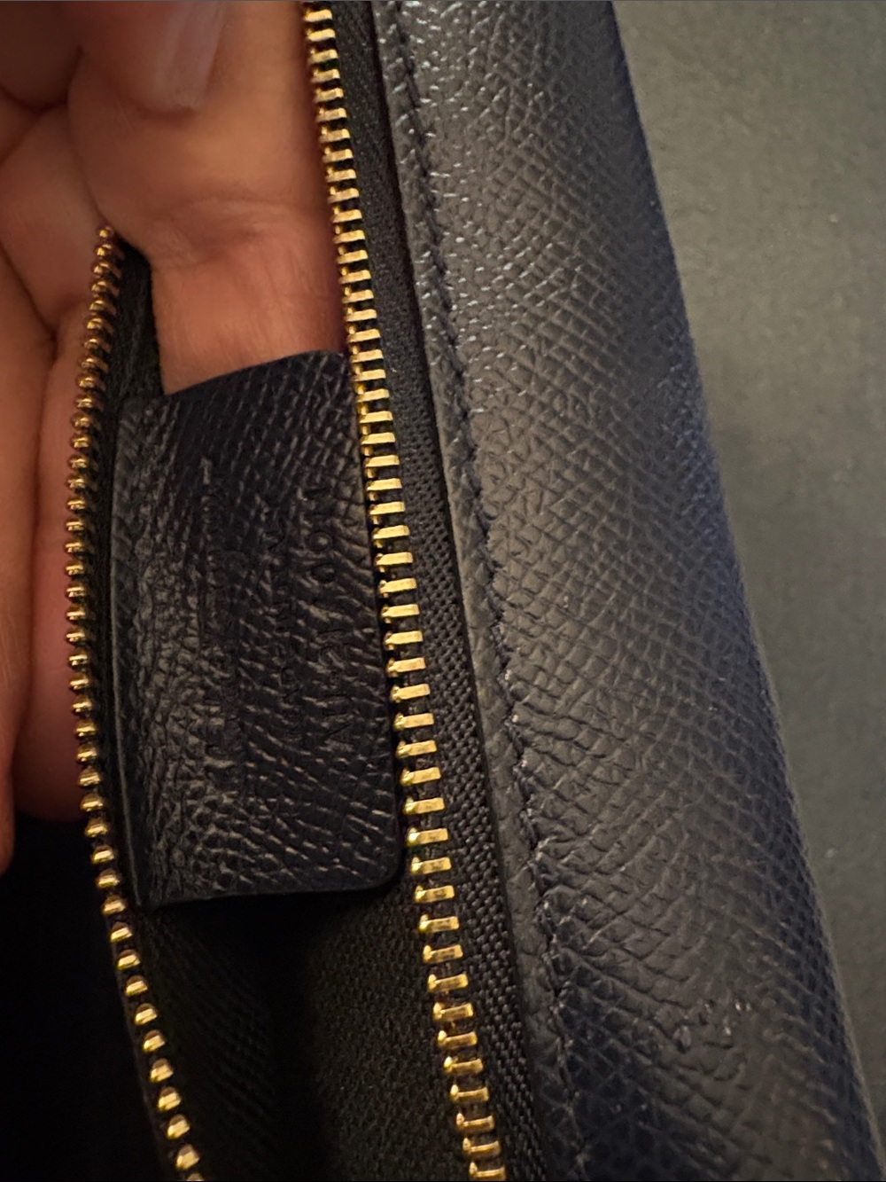 Salvatore Ferragamo Black Textured Leather Shoulder Bag with Gold Hardware - Picture 5 of 12
